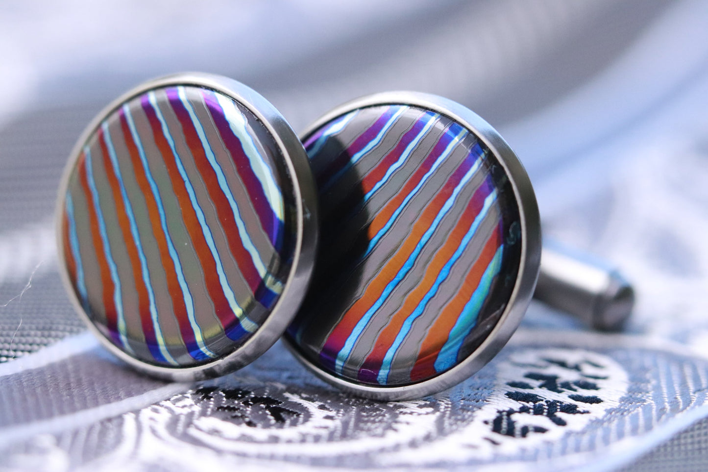 Titanium damascus cufflink