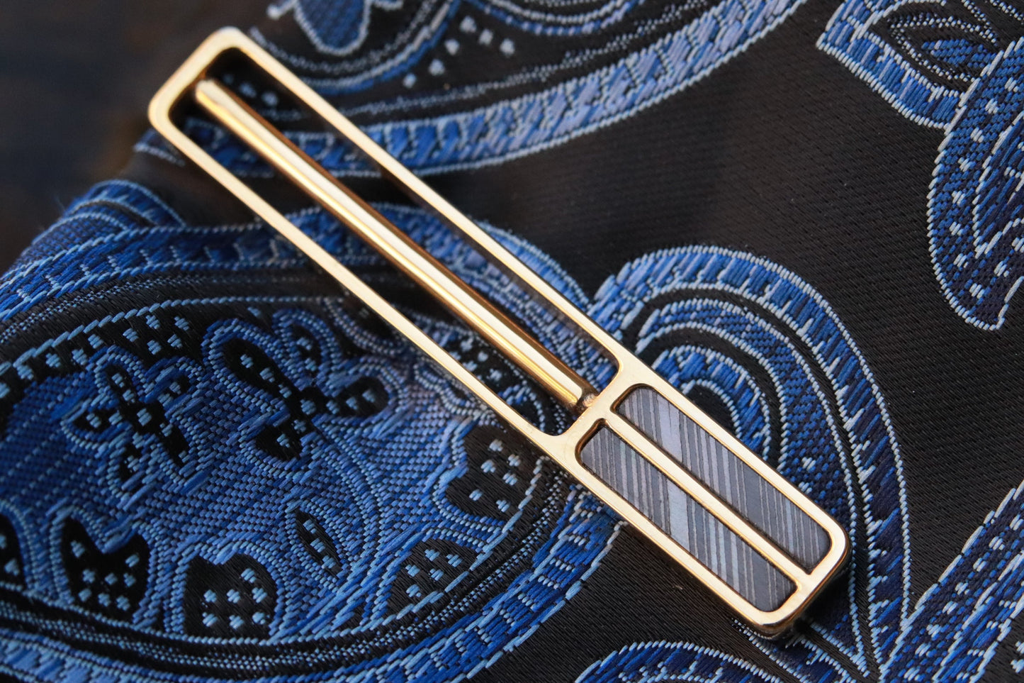 zirconium damascus 18k yellow gold tie clip